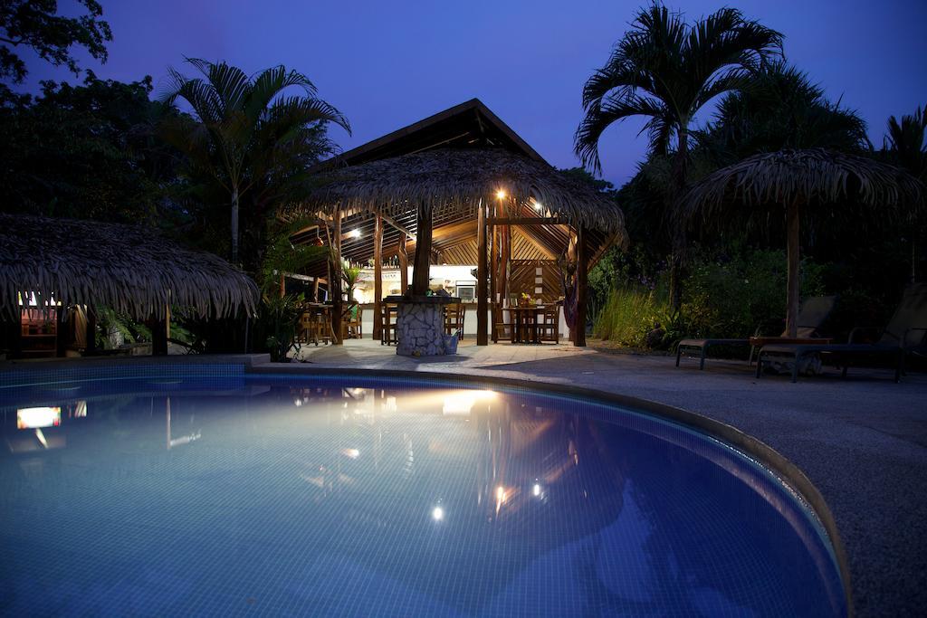 Hotel Suizo Loco Lodge & Resort Cahuita Eksteriør billede