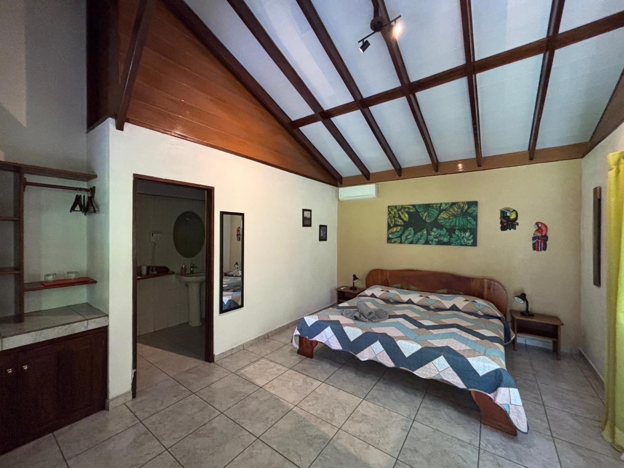 Hotel Suizo Loco Lodge & Resort Cahuita Eksteriør billede