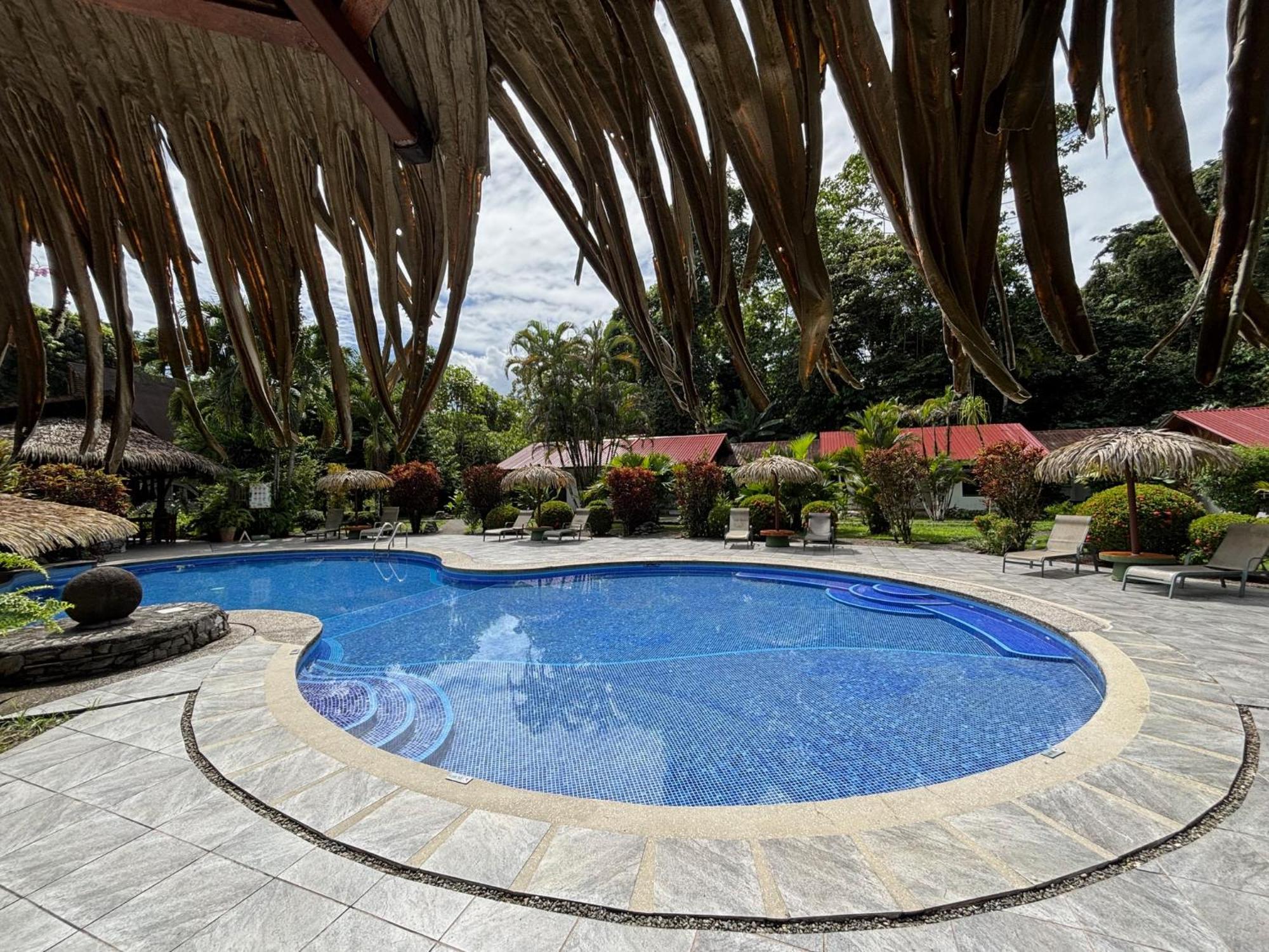 Hotel Suizo Loco Lodge & Resort Cahuita Eksteriør billede